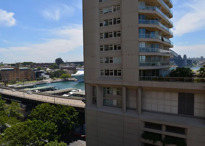 Sir Stamford Circular Quay